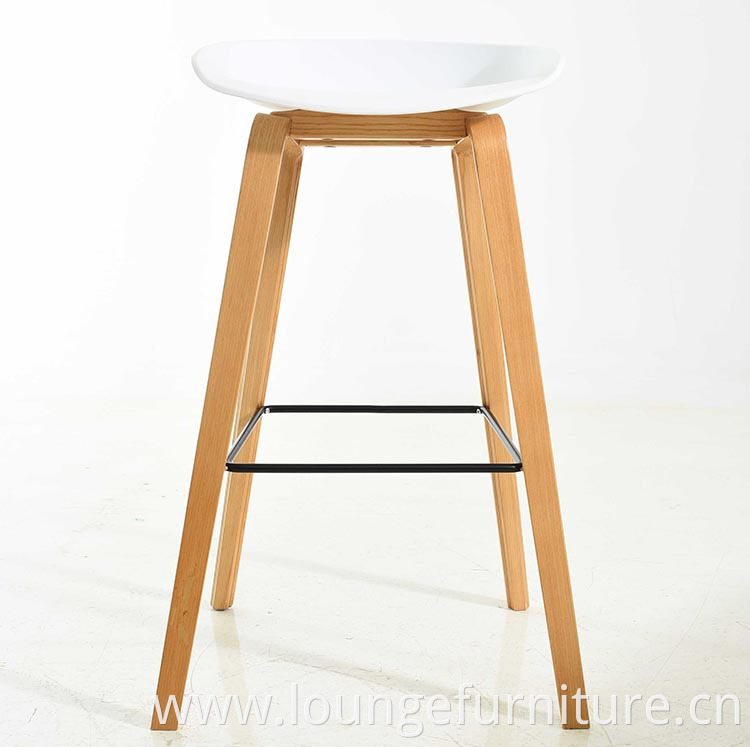Modern design PP seat bar chair wooden leg high bar stool